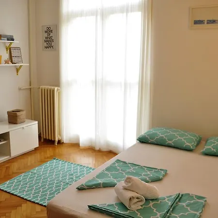 Lu Charming Studio Split